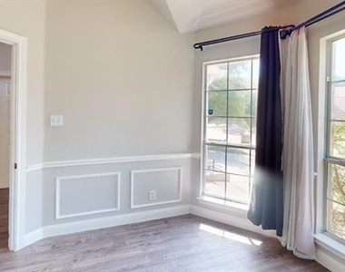 3312 Woodberry Lane - Photo Thumbnail 6