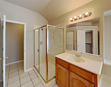 643 Big Oak Court - Photo Thumbnail 11