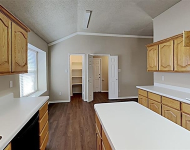 643 Big Oak Court - Photo Thumbnail 4