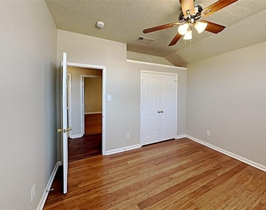 643 Big Oak Court - Photo Thumbnail 10