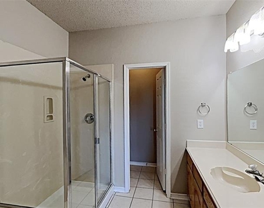 643 Big Oak Court - Photo Thumbnail 13