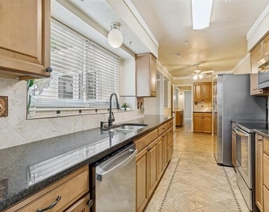 2634 Duchess Drive - Photo Thumbnail 4