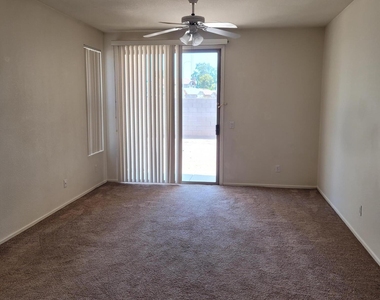 8817 N 65th Drive - Photo Thumbnail 4