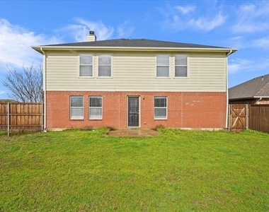 2743 Hacienda Lake Drive - Photo Thumbnail 29