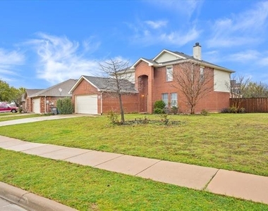 2743 Hacienda Lake Drive - Photo Thumbnail 3