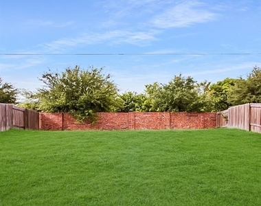 128 Tennyson Street - Photo Thumbnail 32