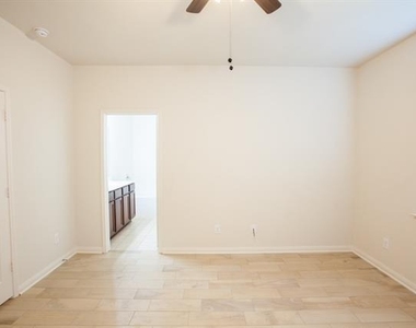 128 Tennyson Street - Photo Thumbnail 10