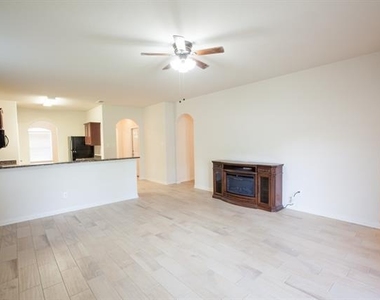 128 Tennyson Street - Photo Thumbnail 2