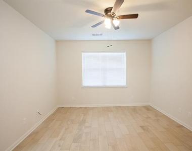 128 Tennyson Street - Photo Thumbnail 28