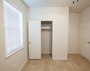 128 Tennyson Street - Photo Thumbnail 25