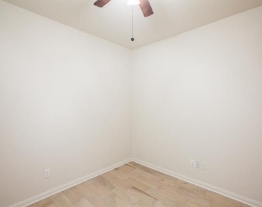 128 Tennyson Street - Photo Thumbnail 15