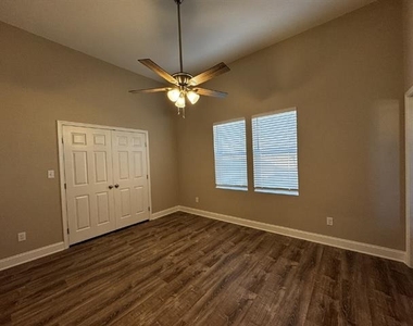 939 W Frey Street - Photo Thumbnail 10