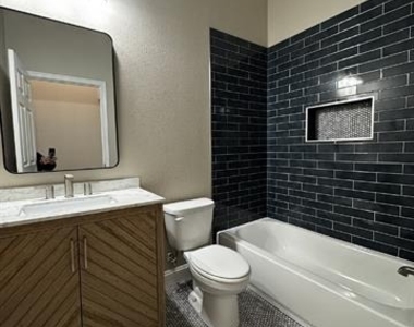 939 W Frey Street - Photo Thumbnail 13