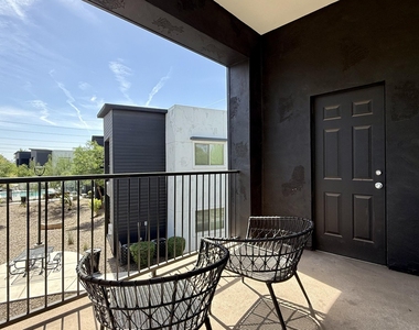 9160 N 67th Avenue - Photo Thumbnail 17