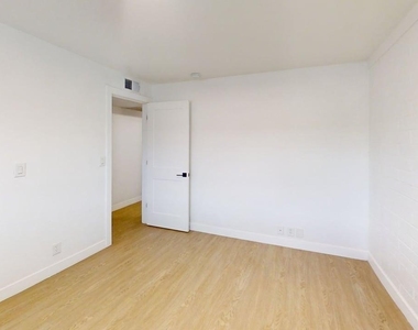 1840 W Thomas Road - Photo Thumbnail 10