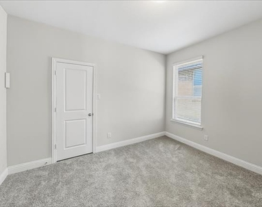 11737 Pistachio Trail - Photo Thumbnail 13
