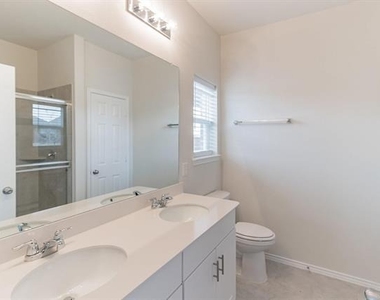 804 Cormorant Street - Photo Thumbnail 18