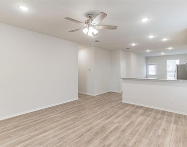 804 Cormorant Street - Photo Thumbnail 6