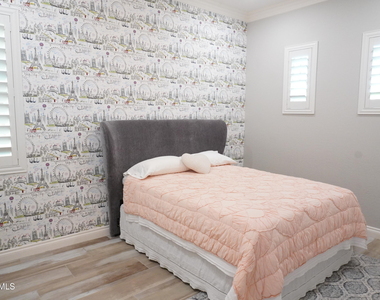 2910 E Wildhorse Drive - Photo Thumbnail 21