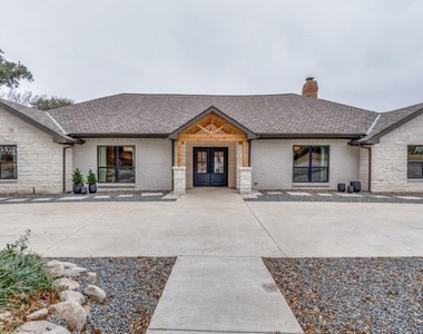 7115 Meadow Road - Photo Thumbnail 26