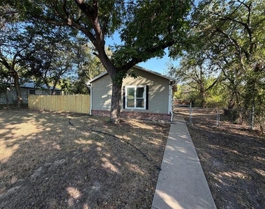 979 W Pecan Street - Photo Thumbnail 1