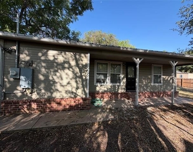 979 W Pecan Street - Photo Thumbnail 2