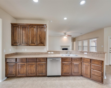 1077 Hampton Bay Drive - Photo Thumbnail 7