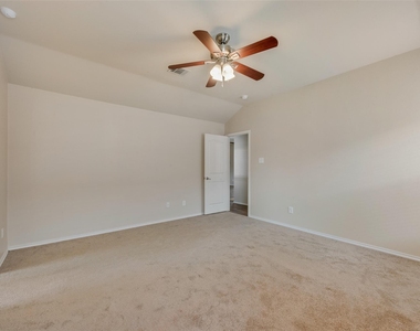 1077 Hampton Bay Drive - Photo Thumbnail 14