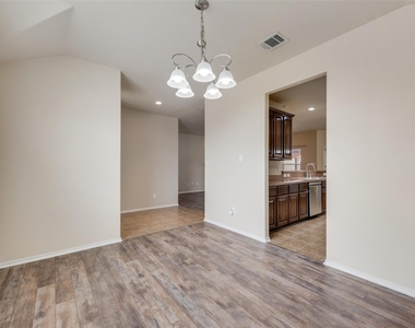 1077 Hampton Bay Drive - Photo Thumbnail 5