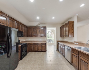 1077 Hampton Bay Drive - Photo Thumbnail 6