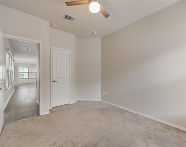 1077 Hampton Bay Drive - Photo Thumbnail 17