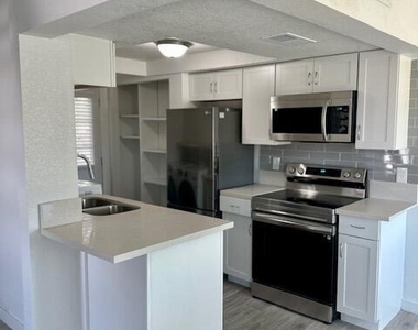 1504 E Indianola Avenue - Photo Thumbnail 2