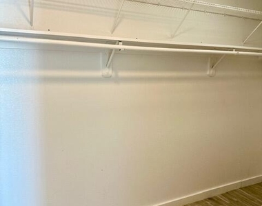 1504 E Indianola Avenue - Photo Thumbnail 13
