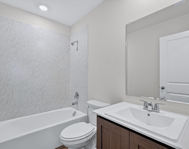 1153 Northfield Drive - Photo Thumbnail 10