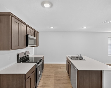 1153 Northfield Drive - Photo Thumbnail 3