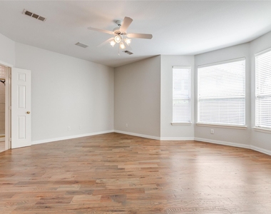 3401 Maddock Drive - Photo Thumbnail 12