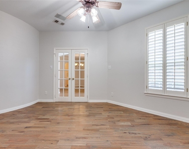 3401 Maddock Drive - Photo Thumbnail 2