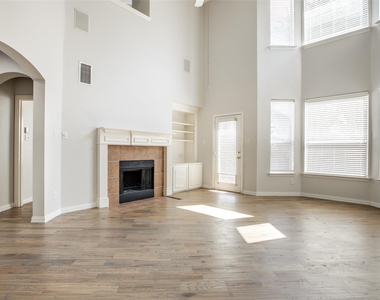 3401 Maddock Drive - Photo Thumbnail 4