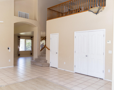 720 W Hancock Avenue - Photo Thumbnail 10