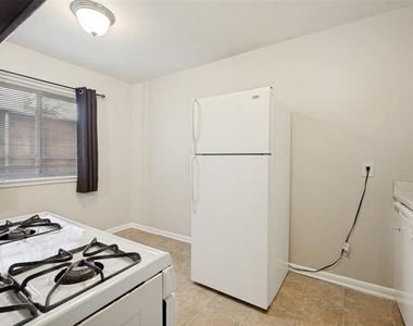 5106 Reiger Avenue - Photo Thumbnail 6