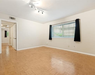 5106 Reiger Avenue - Photo Thumbnail 2