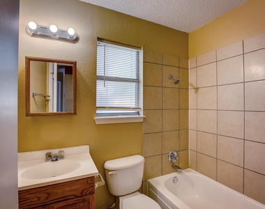 2700 S Adams Street - Photo Thumbnail 16