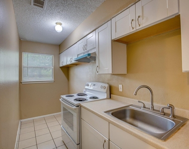 2700 S Adams Street - Photo Thumbnail 9