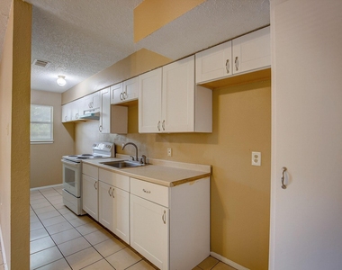 2700 S Adams Street - Photo Thumbnail 8