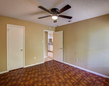 2700 S Adams Street - Photo Thumbnail 14