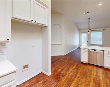 6624 Morningdale Lane - Photo Thumbnail 4