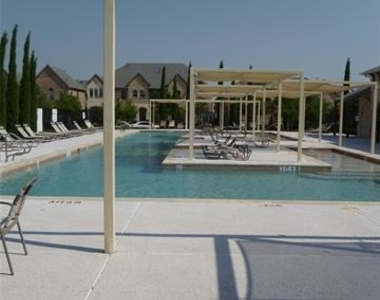 5547 Cecina Drive - Photo Thumbnail 15