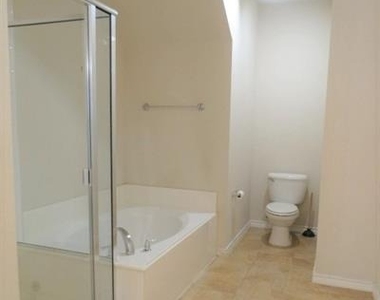 5547 Cecina Drive - Photo Thumbnail 9