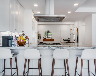 7147 E Rancho Vista Drive - Photo Thumbnail 3