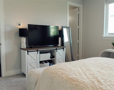 1006 Barsotti Court - Photo Thumbnail 12